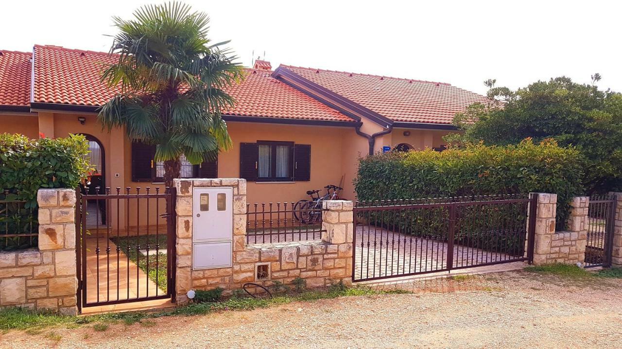 Holiday Home Marina Kaštelir Екстериор снимка