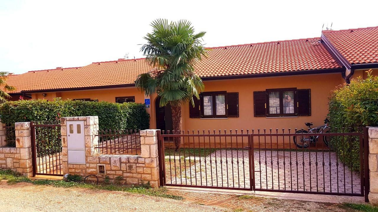 Holiday Home Marina Kaštelir Екстериор снимка