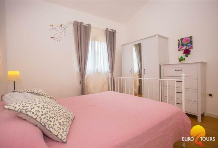 Holiday Home Marina Kaštelir Екстериор снимка