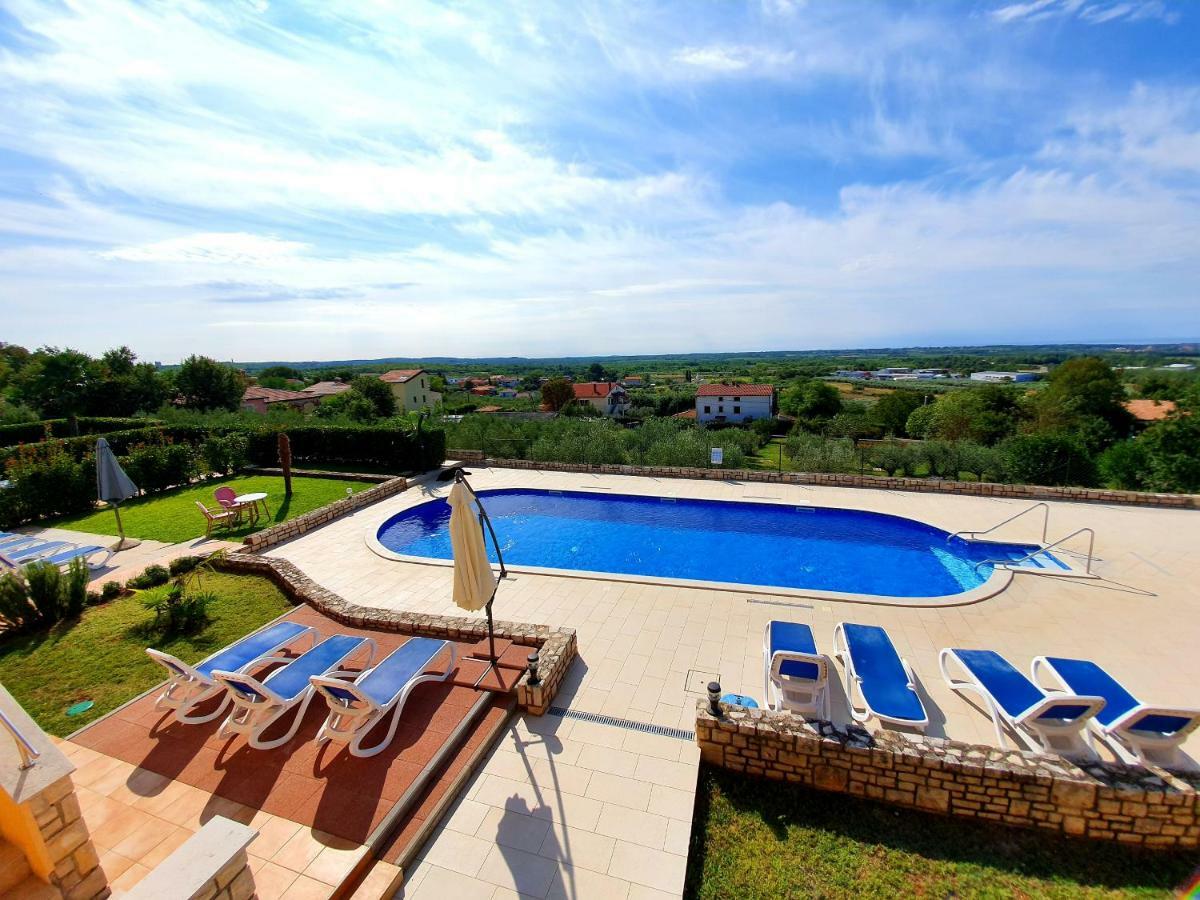 Holiday Home Marina Kaštelir Екстериор снимка
